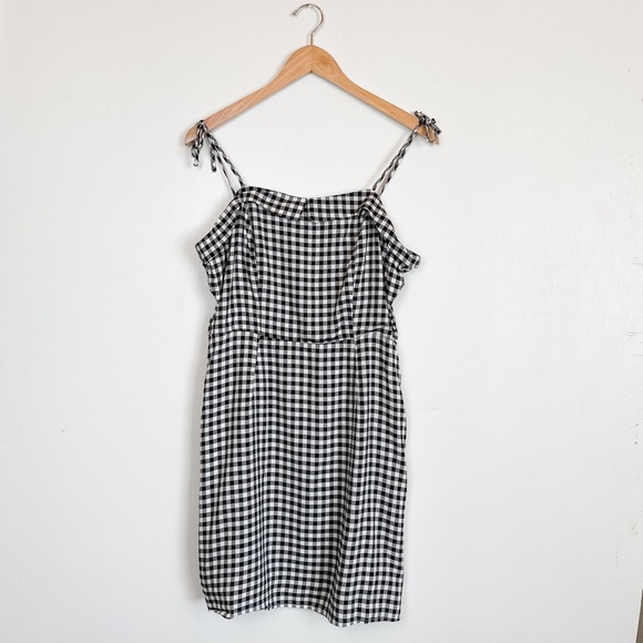 Cupcakes and Cashmere Checkered Mini Dress - Picture 6 of 8